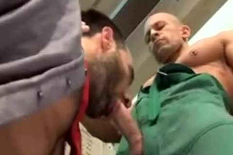 Br3n0 L0p3z pokes Ayb4r$