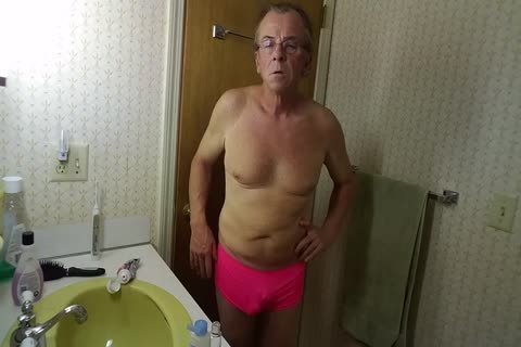 Sissy Robert Bryans Daily Massaging Of his balls!!!