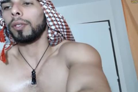 Arab With gigantic pecker Solo
