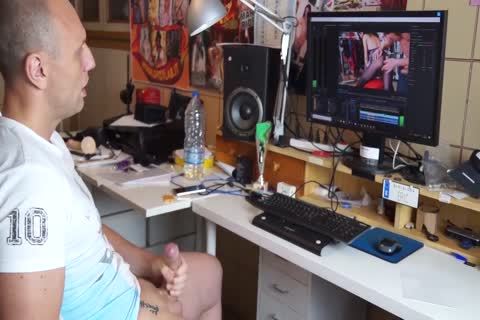 Capitano Eric, Mentre Monta Il Vid Con Agatha Fox Si Masturba E Si Scopa Un