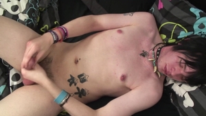 avid Rocker teen Rubs His fat penis