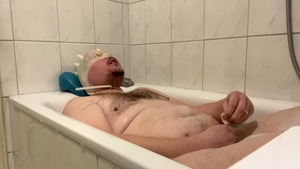 BHDL - THE BREATHTUB 3 - extreme LATEXGLOVE BREATHPLAY WITH cum drinking IN THE BATHTUB -