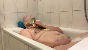 BHDL - THE BREATHTUB 3 - extreme LATEXGLOVE BREATHPLAY WITH cum drinking IN THE BATHTUB -
