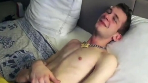 Screaming amateur Hung finds irresistible real sex