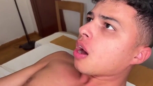 Alberth Pineda pokes Diego Platano