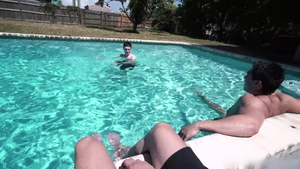 Brother Crush: Underwater Exploration