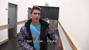 Czech Hunter: Bribed and Blissful in the Toilet