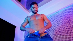 HotAFmen: Guido's Secret Spa Oasis