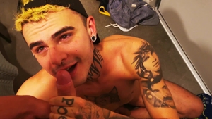 AmateurGayPOV: Seducing Aroma Between Us