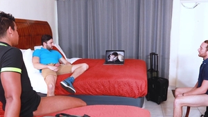 masqulin: Frenzied Fapping At The Hotel