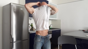 maskurbate: Inked Bodybuilder's Apartment Adventure