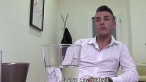Incentives to Attract the Perfect Waiter